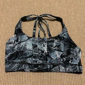 Lulu lemon sports bra size 4